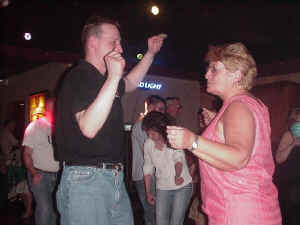 dancers_17.jpg (103201 bytes)