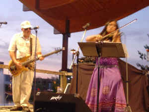 2006-Concert-14.jpg (107236 bytes)