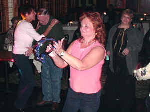 dancers_2.jpg (107626 bytes)