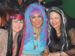 Friends-1.jpg (142889 bytes)